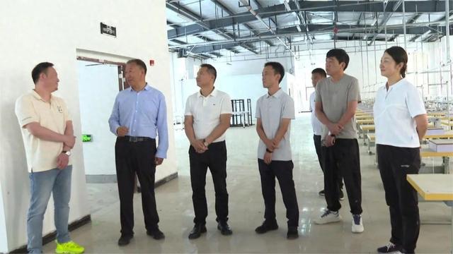 必威福建玮祺服饰有限公司四川沐米分公司、厦门分公司来舟曲县考察招商引资项目(图1)